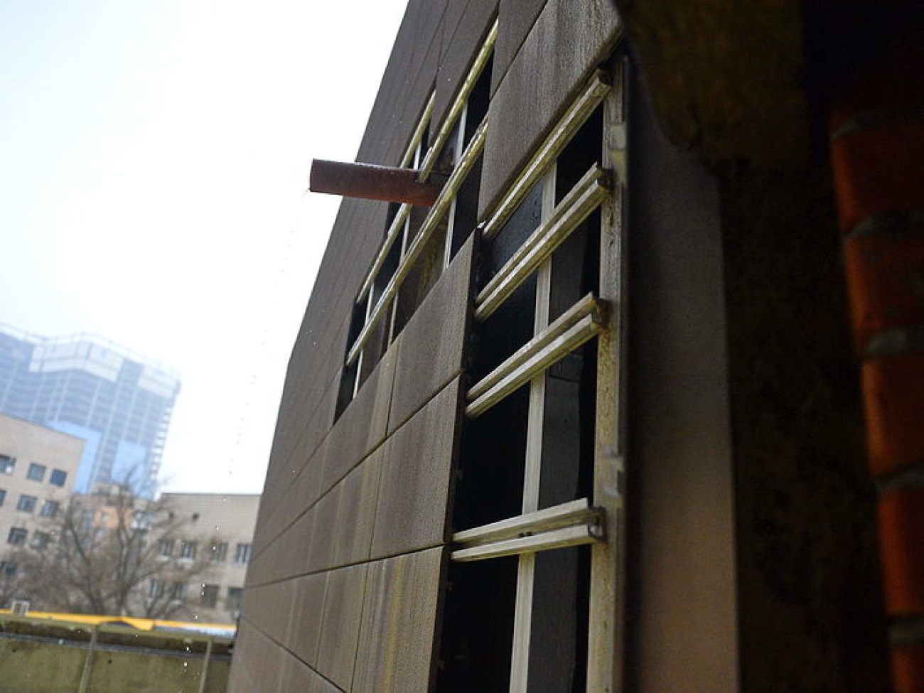 Строительство столичного &#171;ОХМАТДЕТа&#187;: дырявая крыша и завалявшееся медоборудование