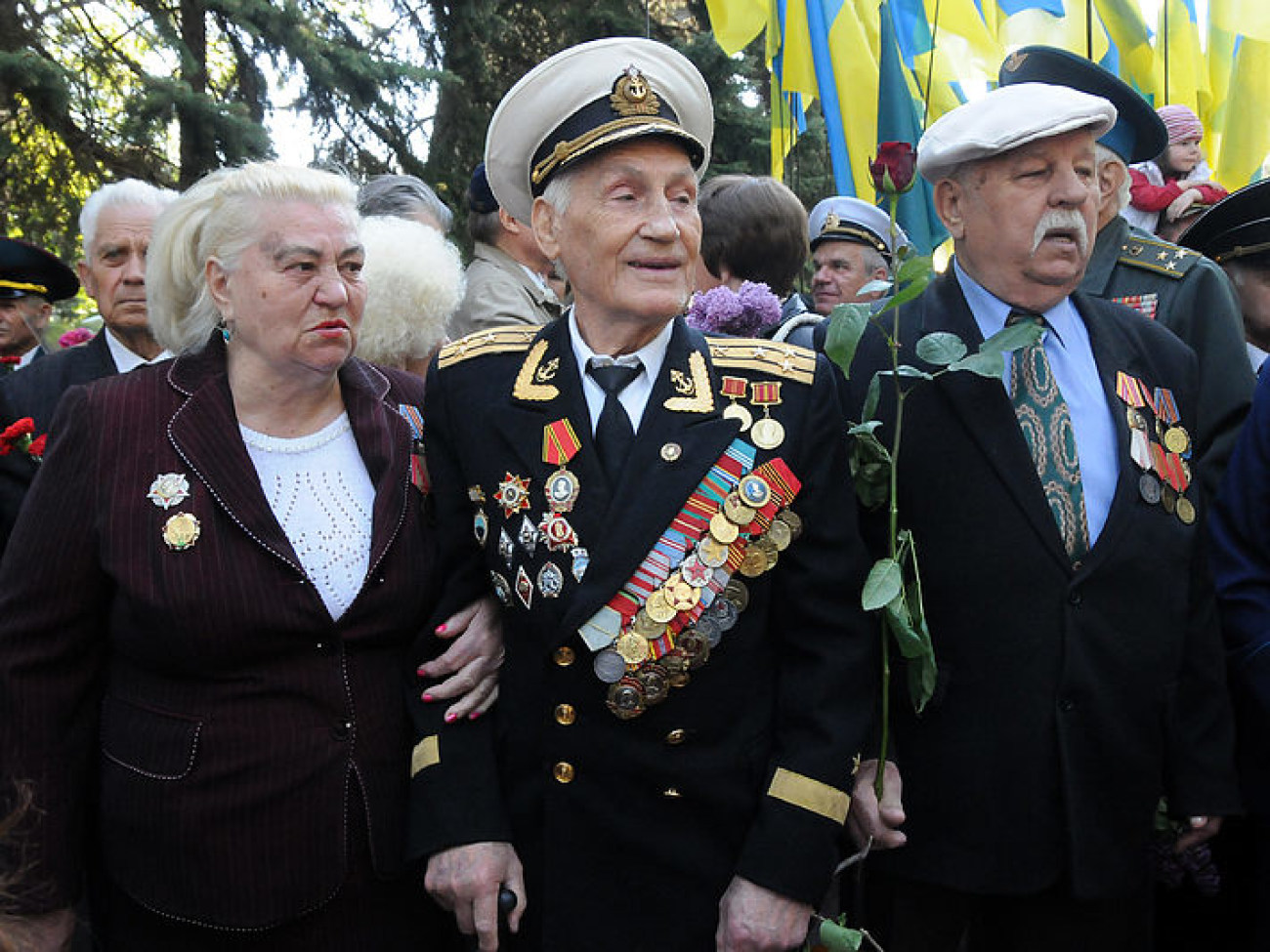 В Харькове во время возложения цветов к Мемориалу Славы произошли столкновения
