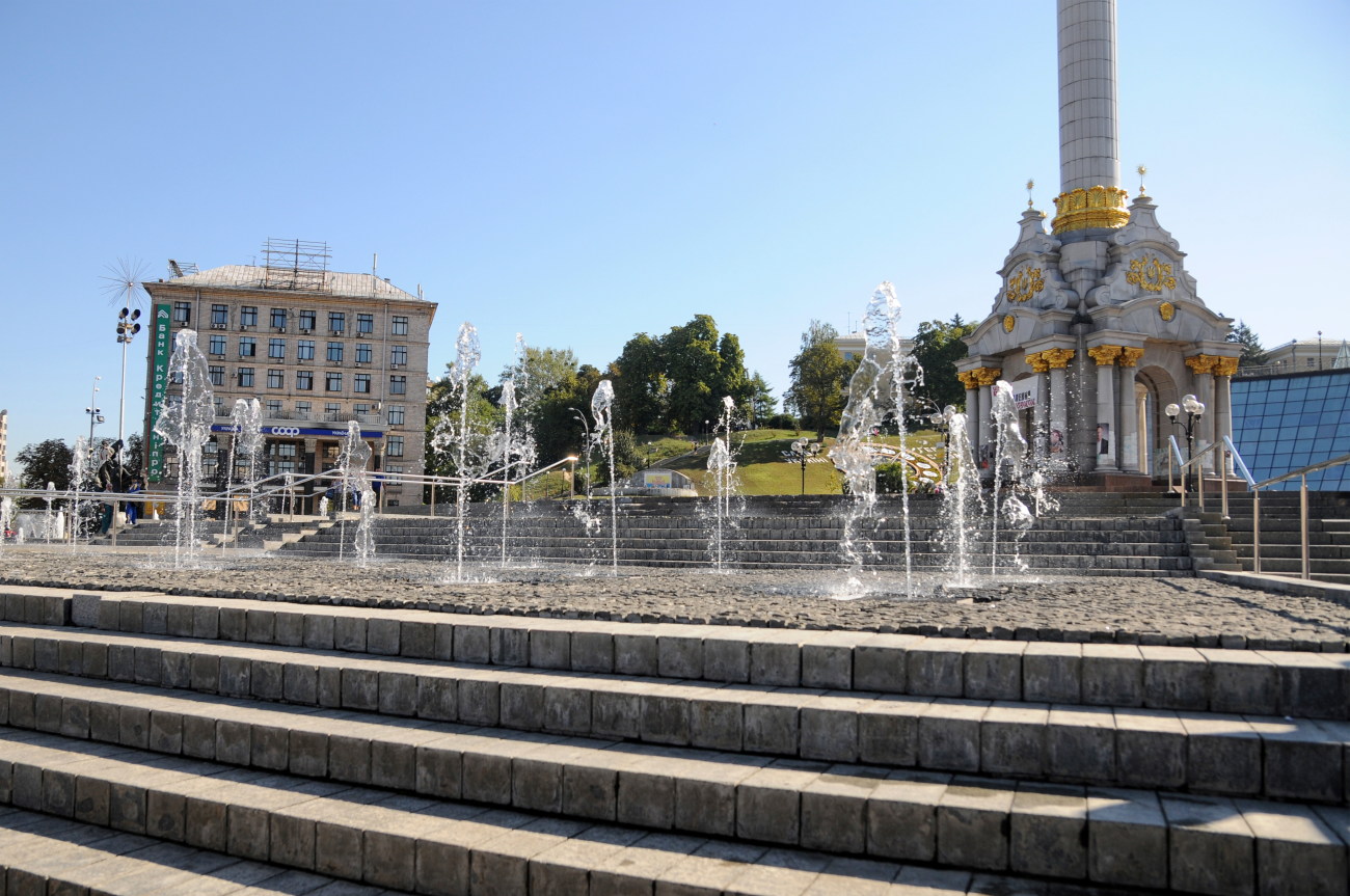 На Майдане Незалежности после капитального ремонта запустили Каскадный фонтан