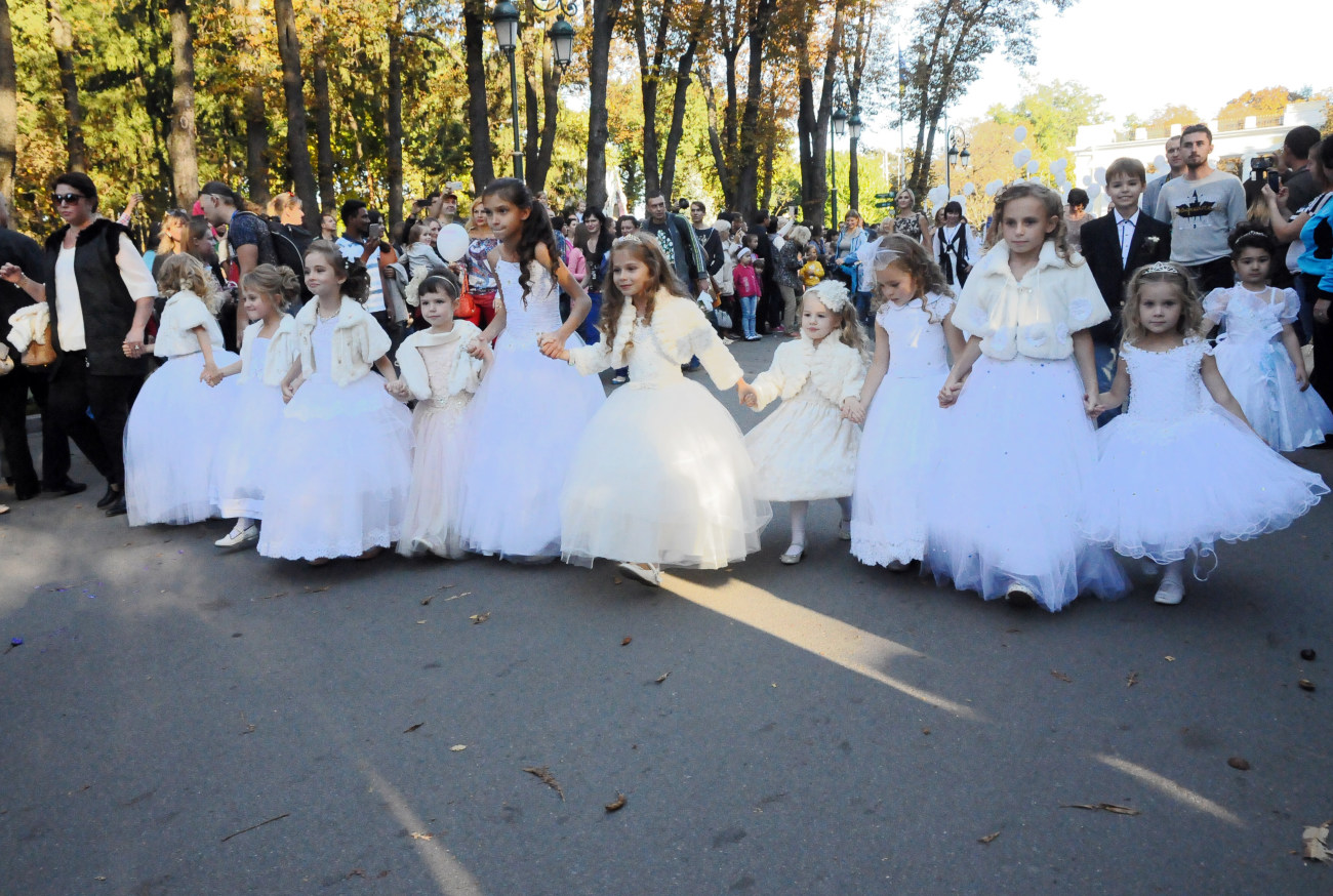 В Харькове состоялся парад невест