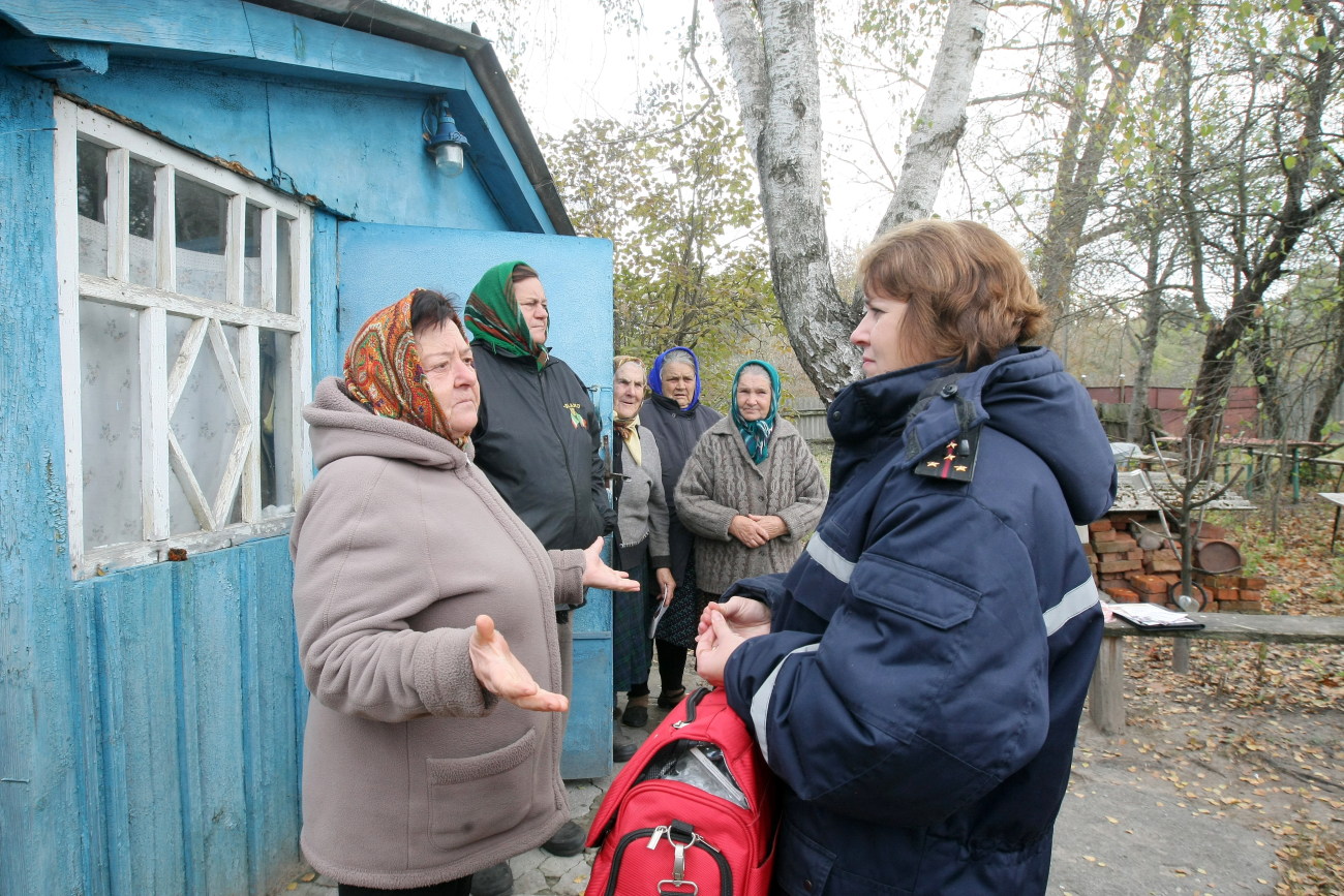 Спасатели проверили печи в домах самоселов в Чернобыле