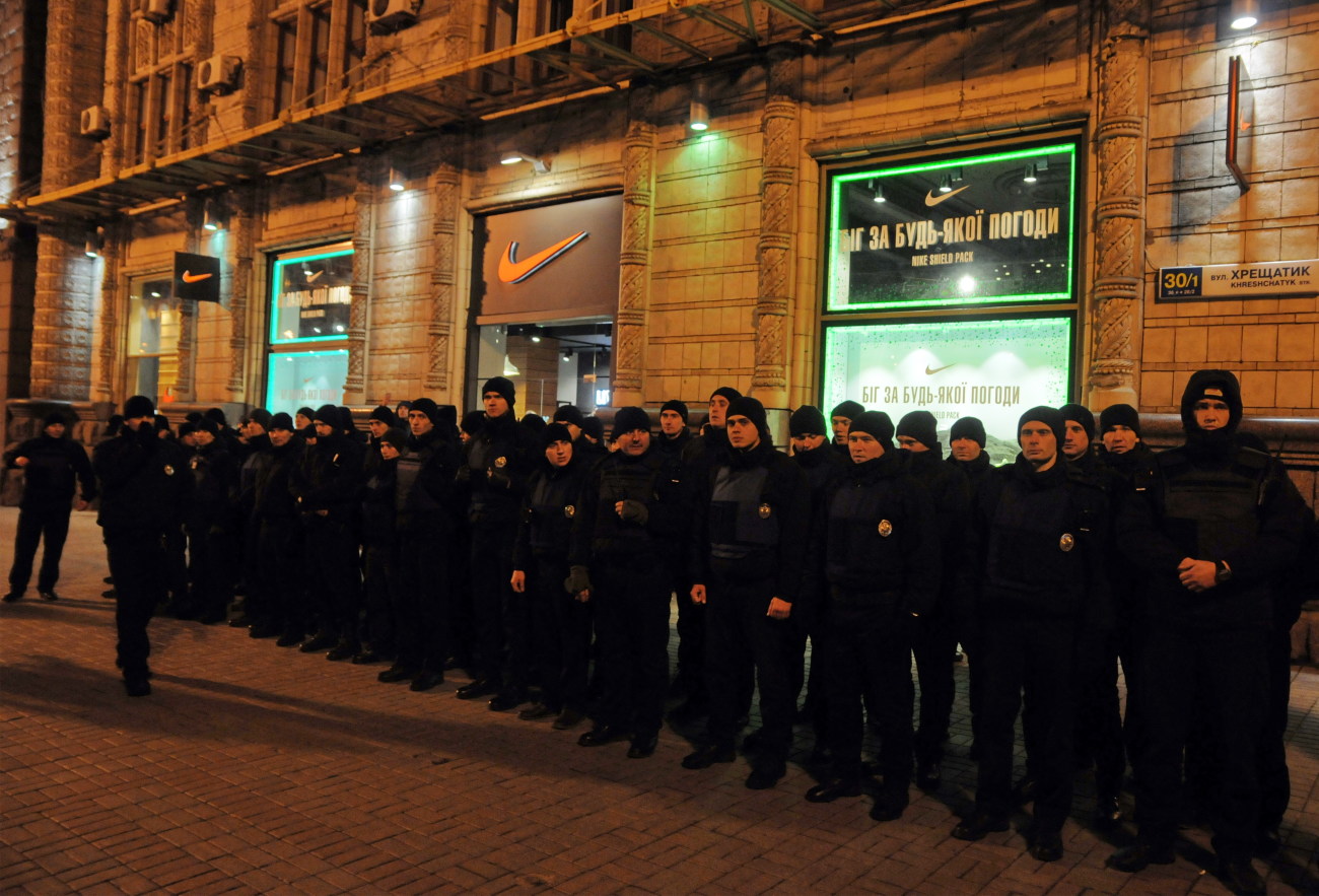 Годовщина Майдана: вече, горящие шины и погромы