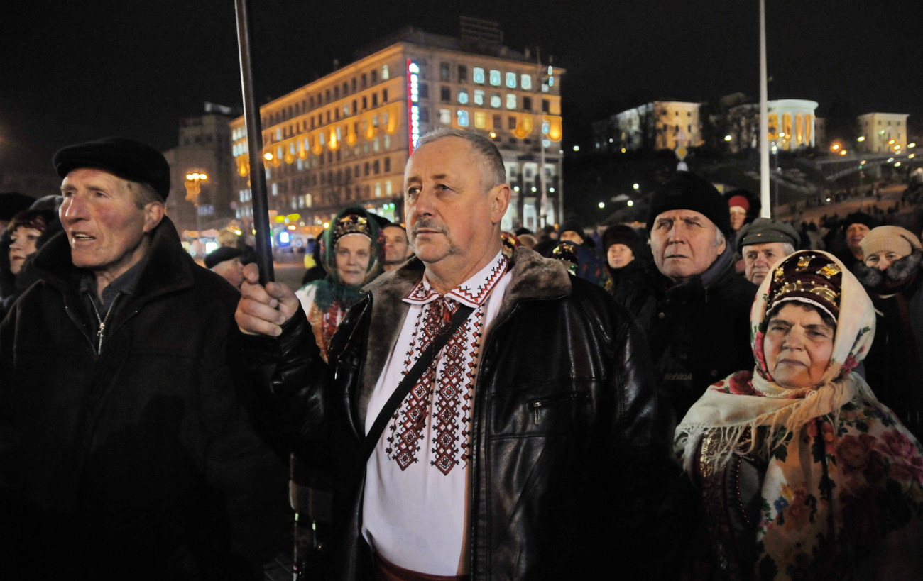 Годовщина Майдана: вече, горящие шины и погромы