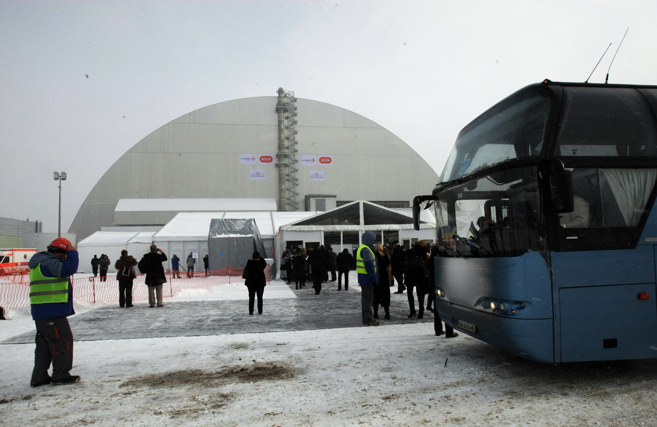 Четвертый энергоблок Чернобыльской атомной электростанции закрыли новой защитной аркой