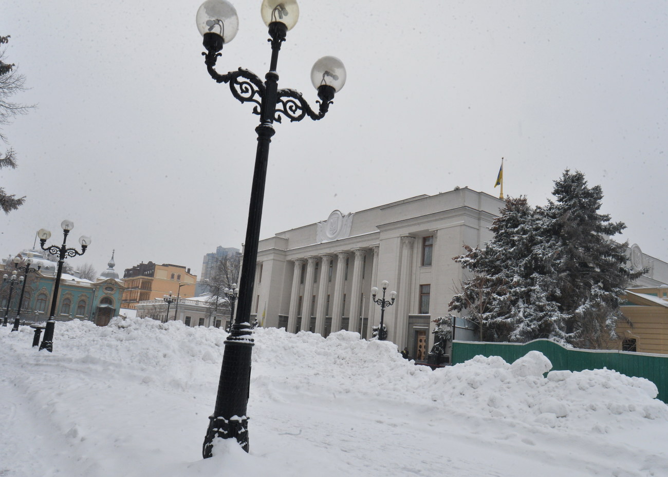 Киев утонул в сугробах