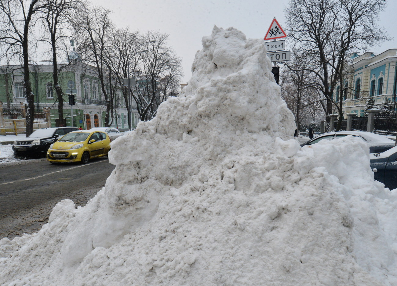 Киев утонул в сугробах