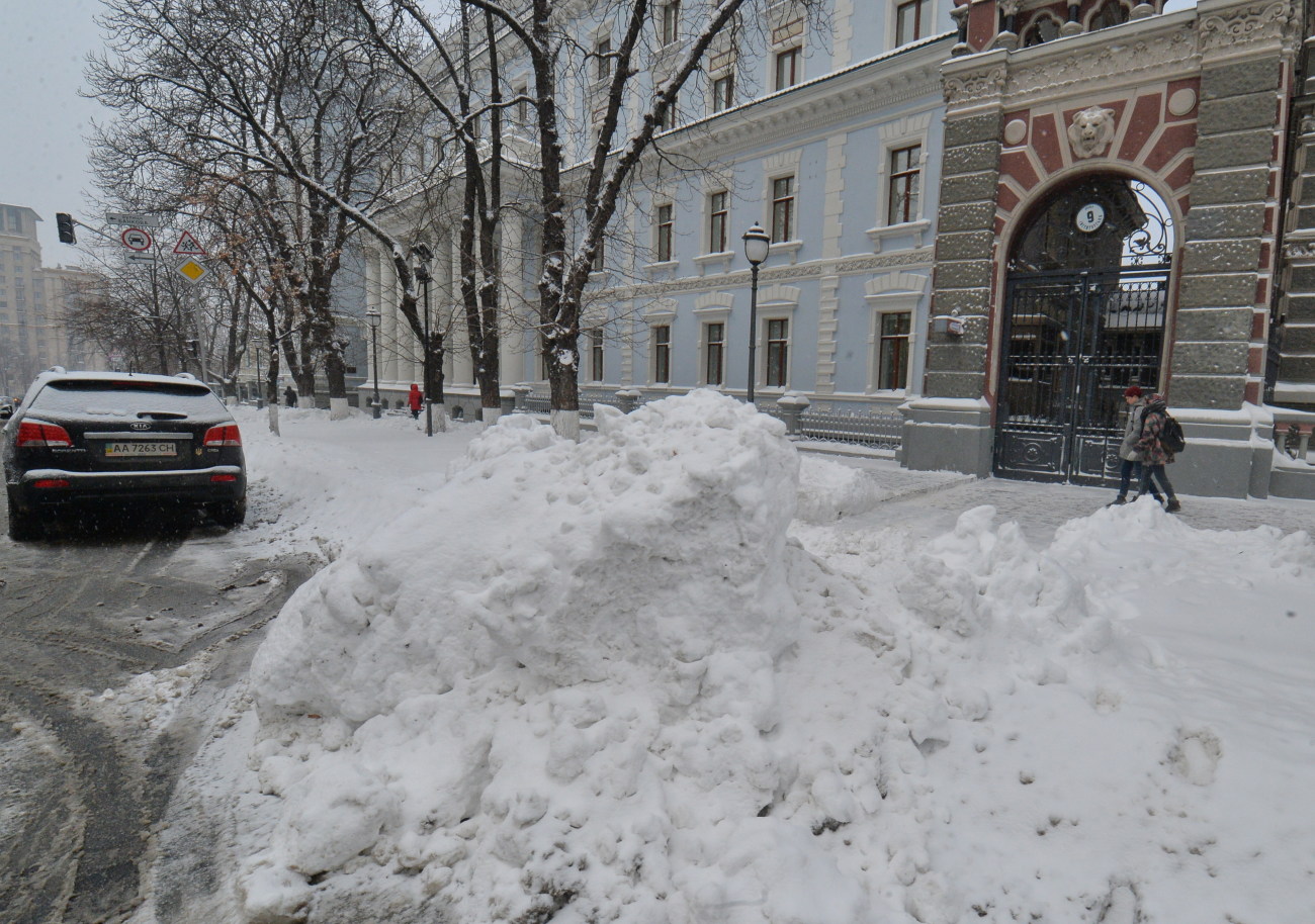 Киев утонул в сугробах