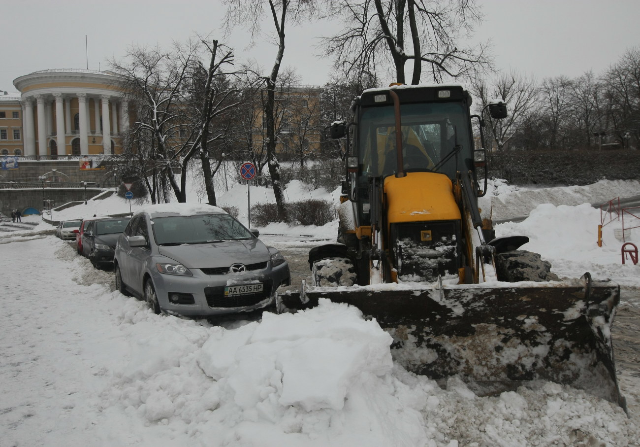 Киев утонул в сугробах