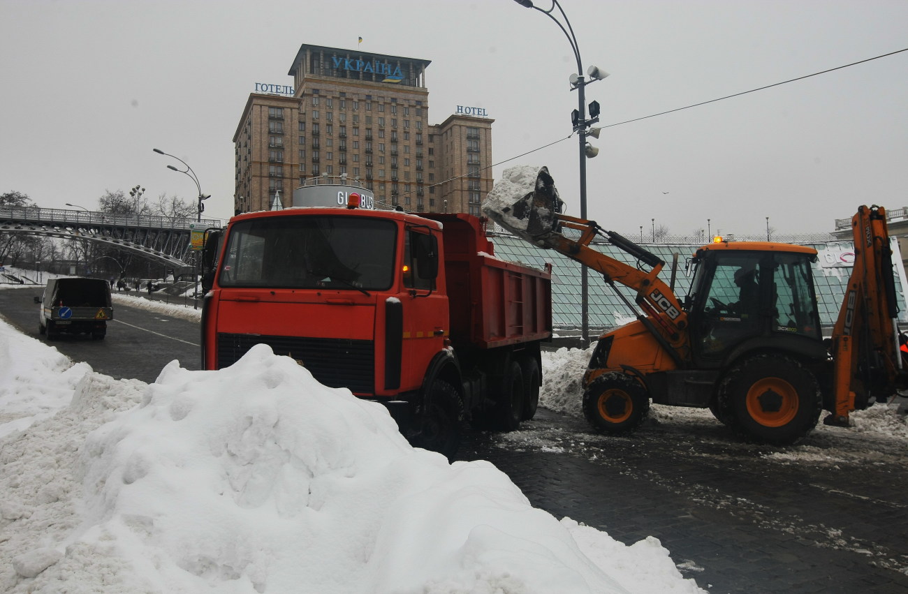 Киев утонул в сугробах