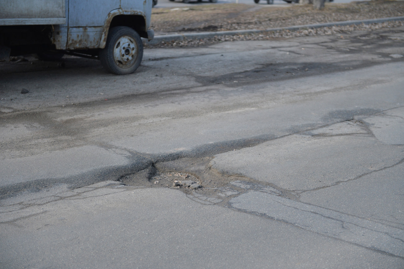 90% столичных дорог требуют ремонта