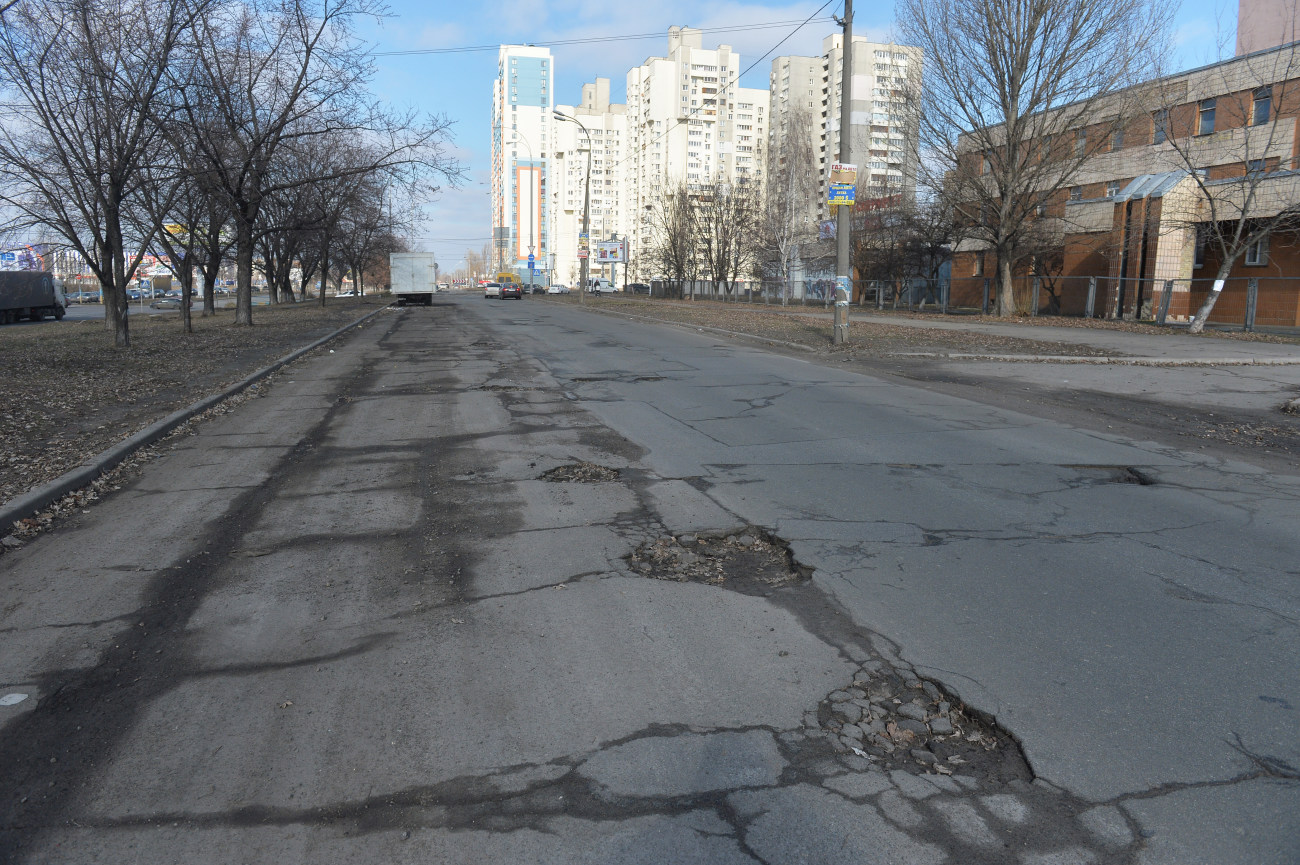 90% столичных дорог требуют ремонта