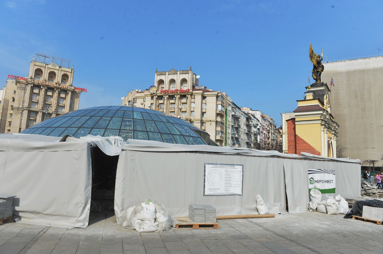 На Майдане Незалежности ремонтируют фонтаны