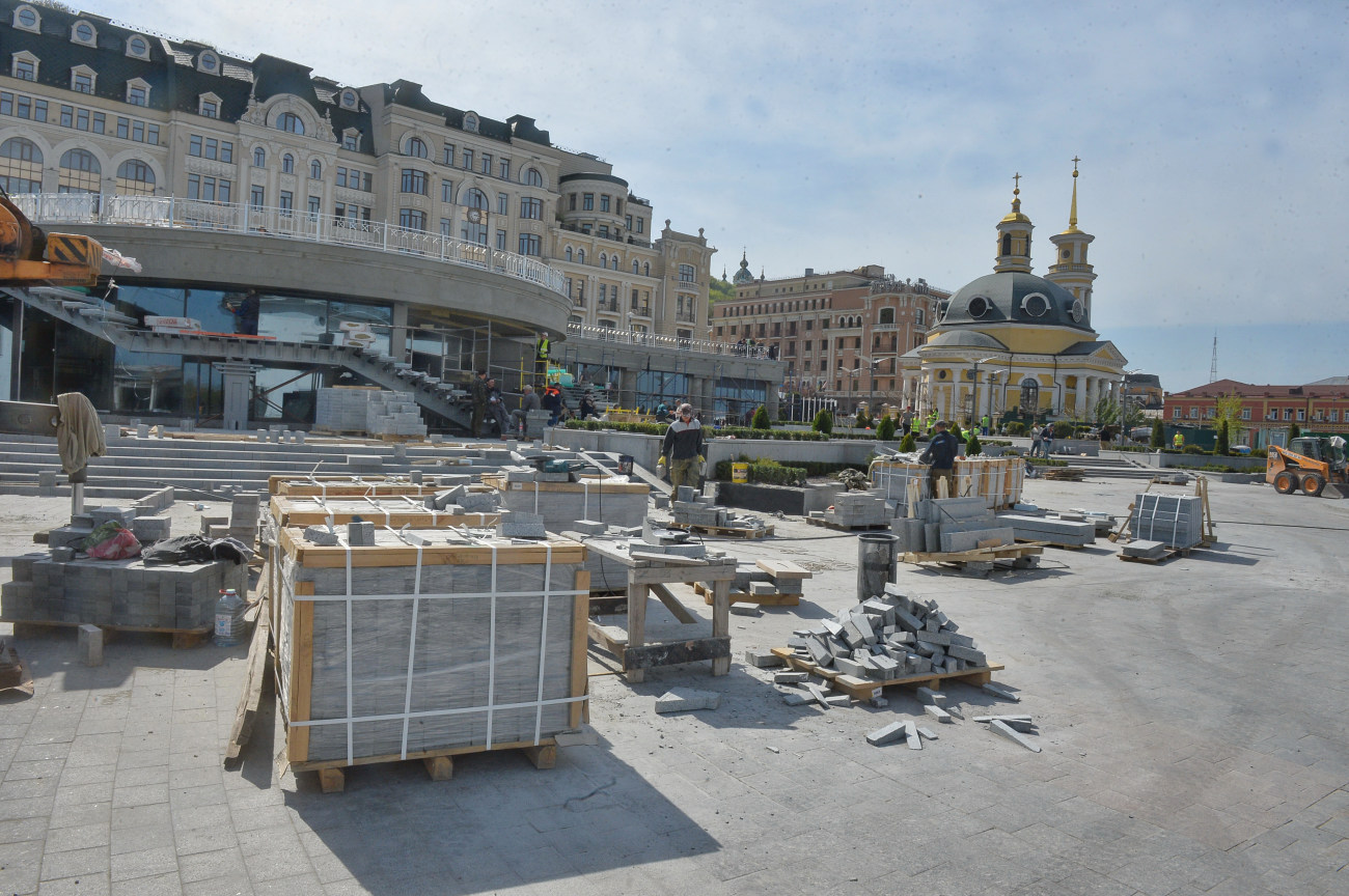 После продолжительного ремонта в Киеве открывается Почтовая площадь