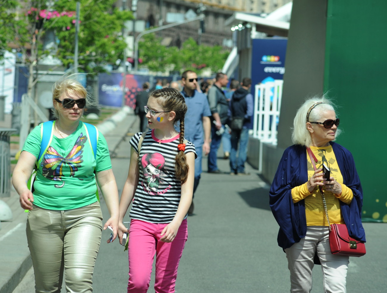 Киев заканчивает подготовку к &#171;Евровидению&#187;, туристы заполняют фан-зоны