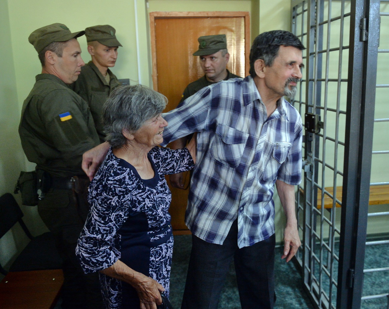 Апелляционный суд признал приговор сватовским коммунистам незаконным и освободил их в зале суда