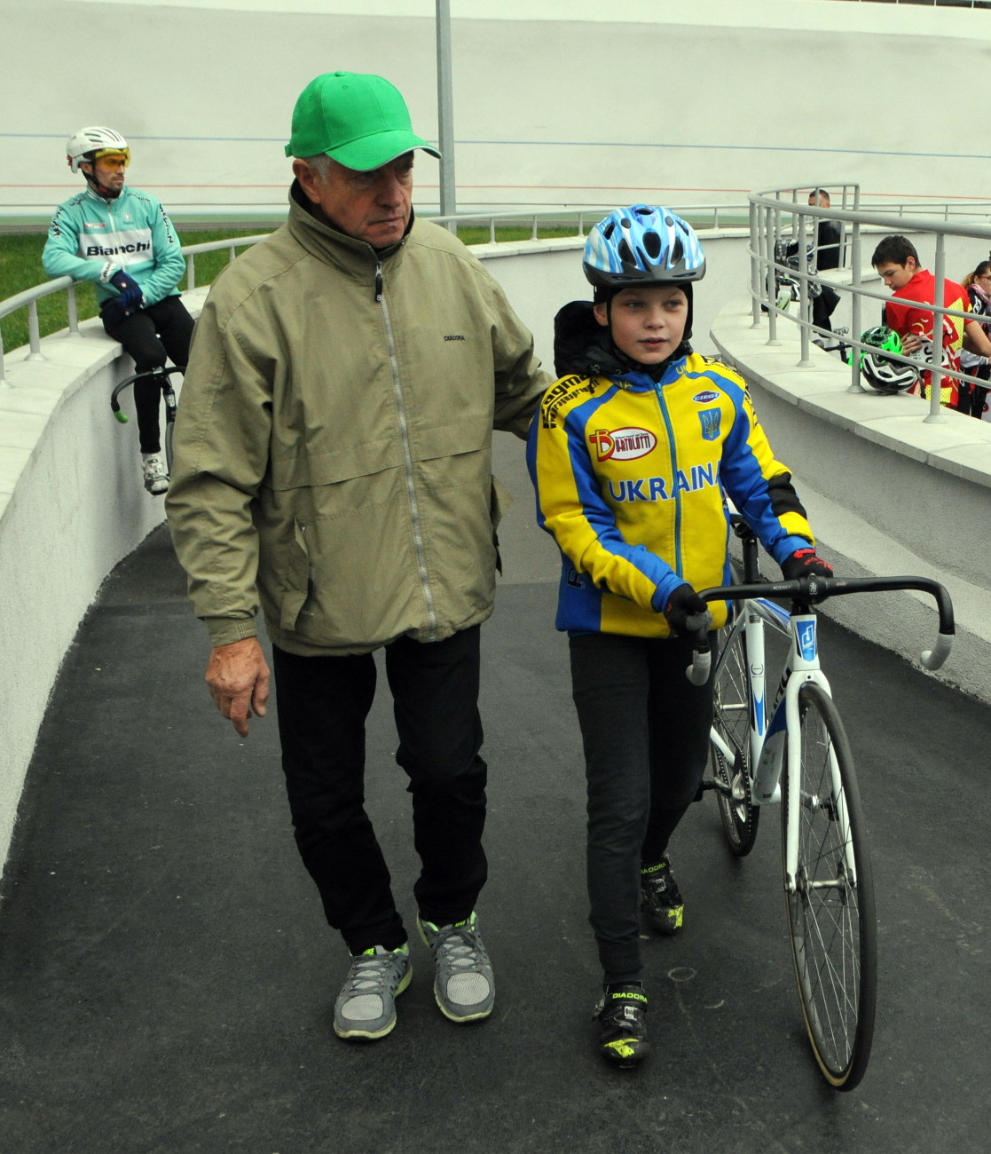 На территории Киевского велотрека открыли детскую спортивную школу