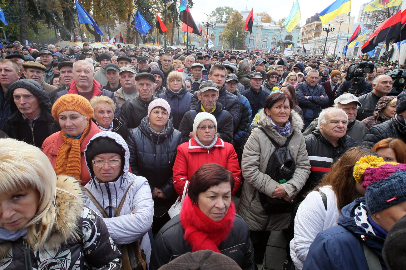 Митингующие устроили вече с потасовкой