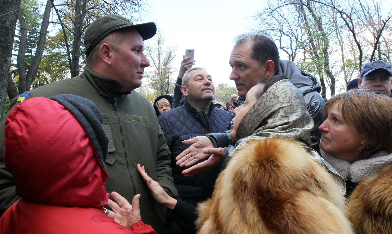 Митингующие устроили вече с потасовкой