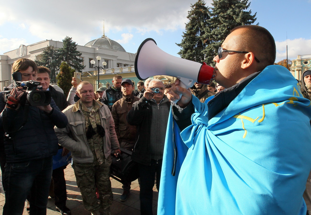 Митингующие устроили вече с потасовкой