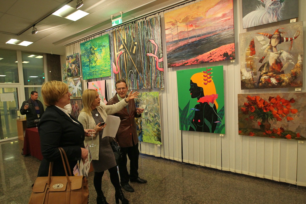 В Киеве проходит преаукционная выставка картин известных украинских художников