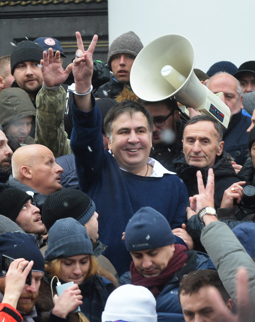 Бои за Саакашвили: рукопашная, газ и кровь