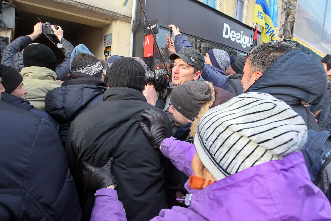 В Киеве судят Саакашвили: возле суда дежурят его сторонники и правоохранители
