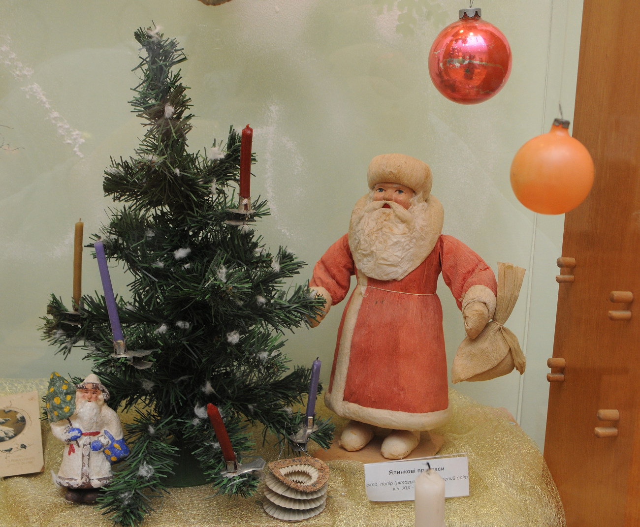 В Киеве проходит новогодняя выставка &#171;Алхимия праздника&#187;