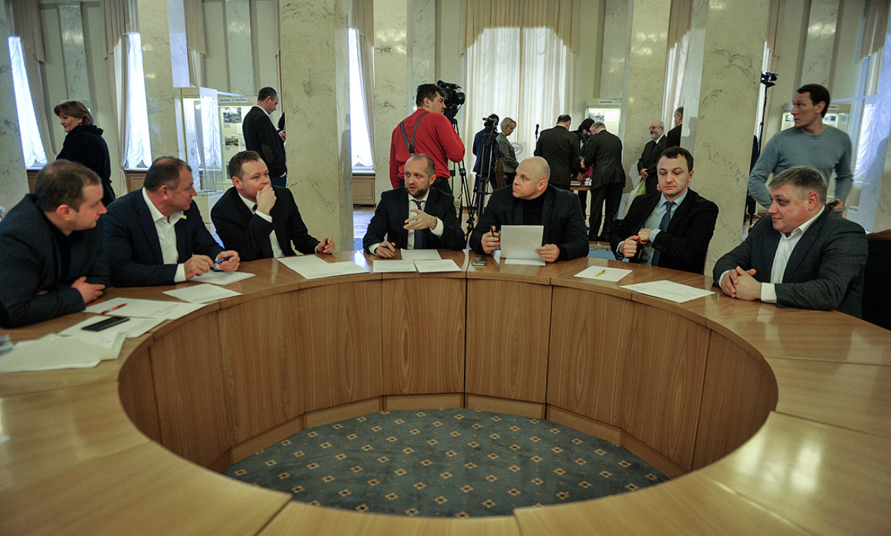 Депутаты приняли закон &#171;О реинтеграции Донбасса&#187;
