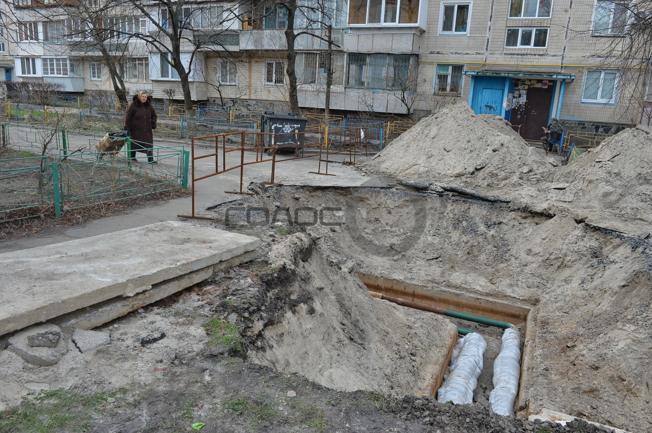 Сезон ЖКХ: в столице меняют трубы в разгар отопительного сезона