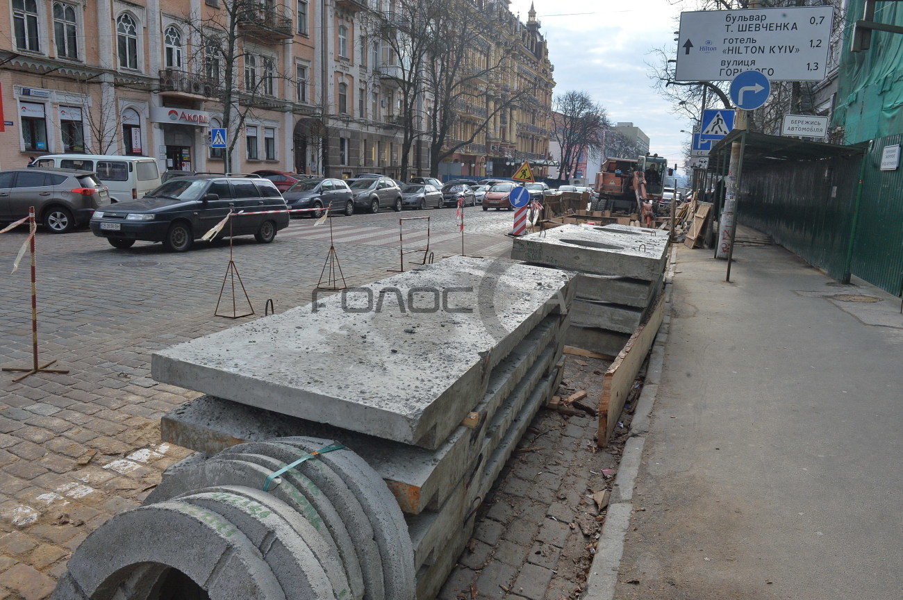 Сезон ЖКХ: в столице меняют трубы в разгар отопительного сезона