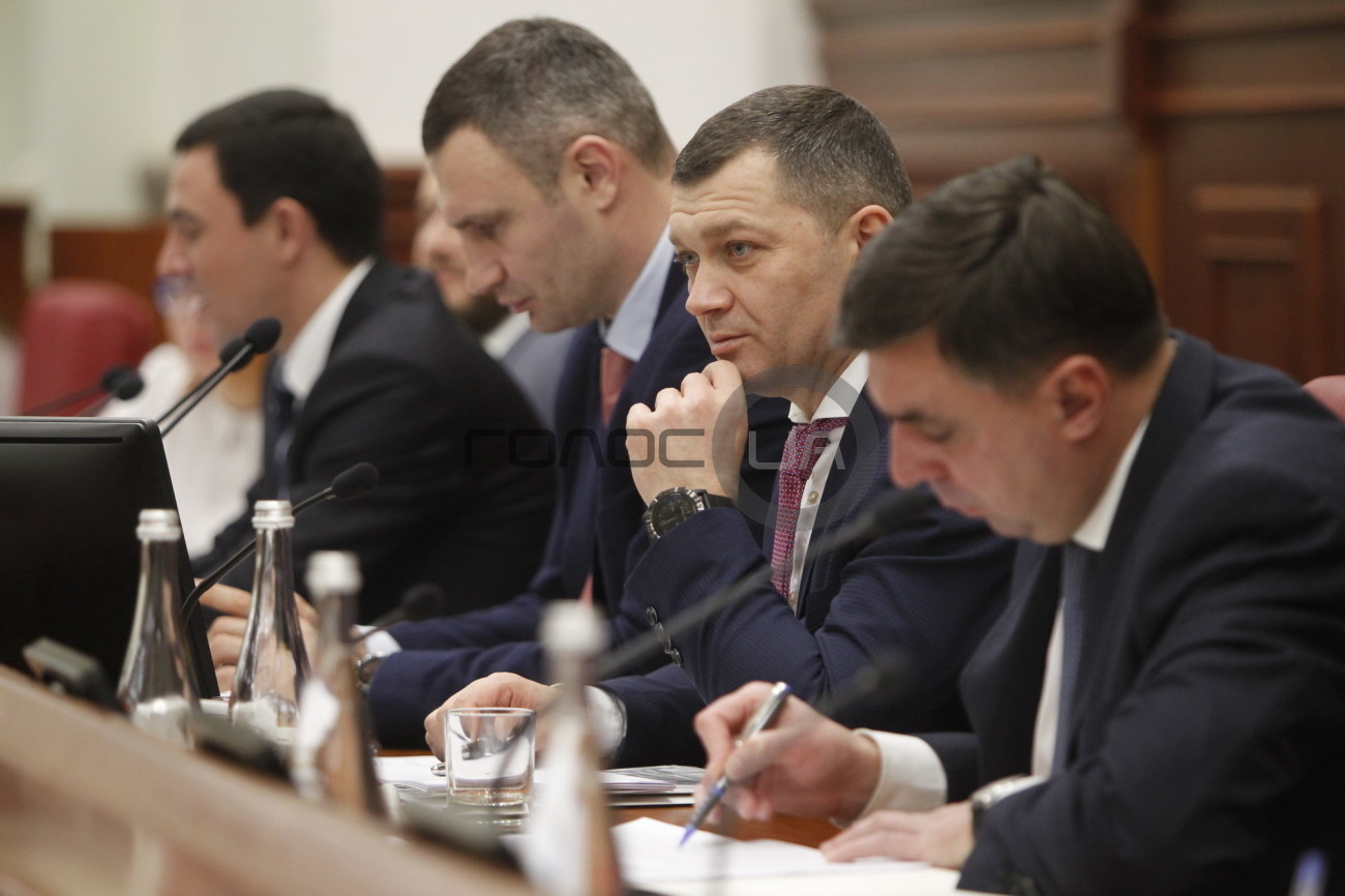 Депутаты Киевсовета внесли изменения в названия станции метро
