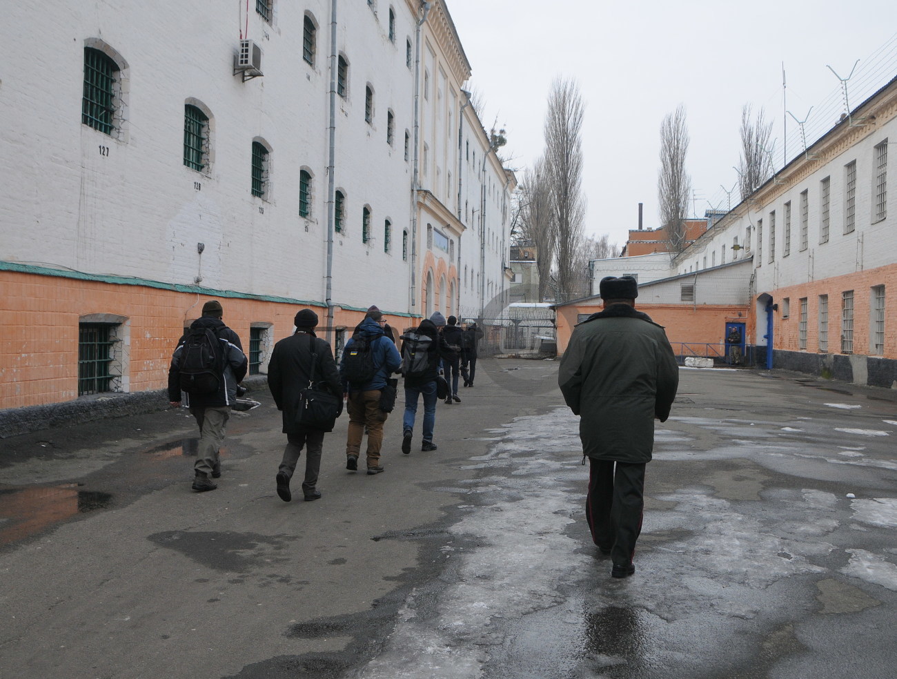 Журналистам показали как живется обитателям Лукьяновского СИЗО