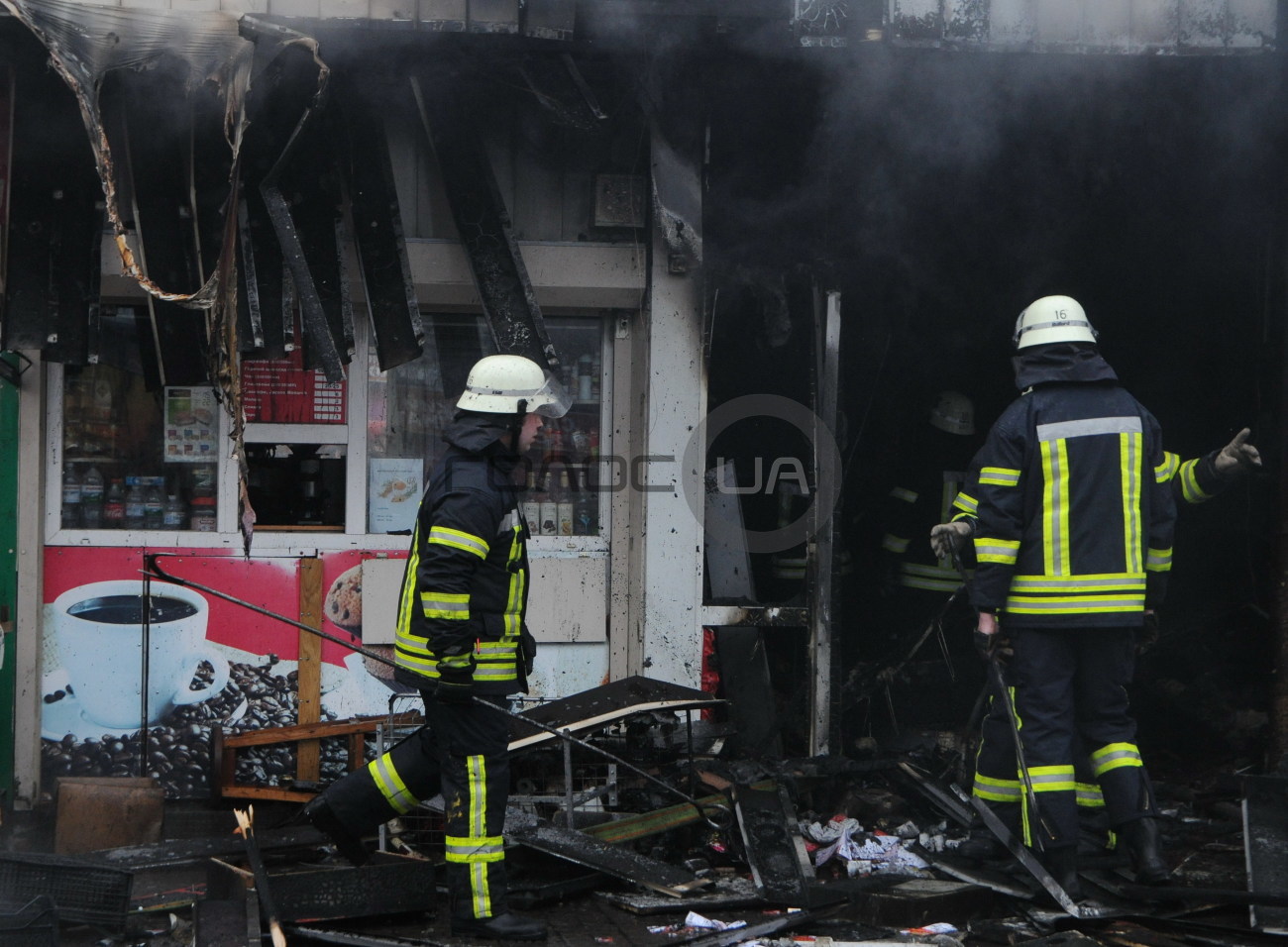 Возле метро «Левобережная» произошел пожар, из-за сильного дыма станцию закрывали