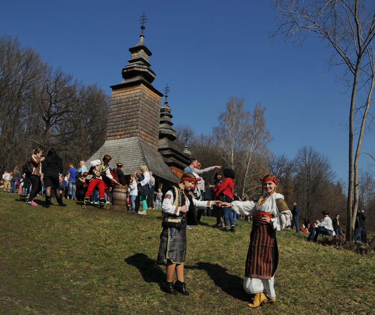 Праздник Веснянка Обливаний понедельник в Пирогово