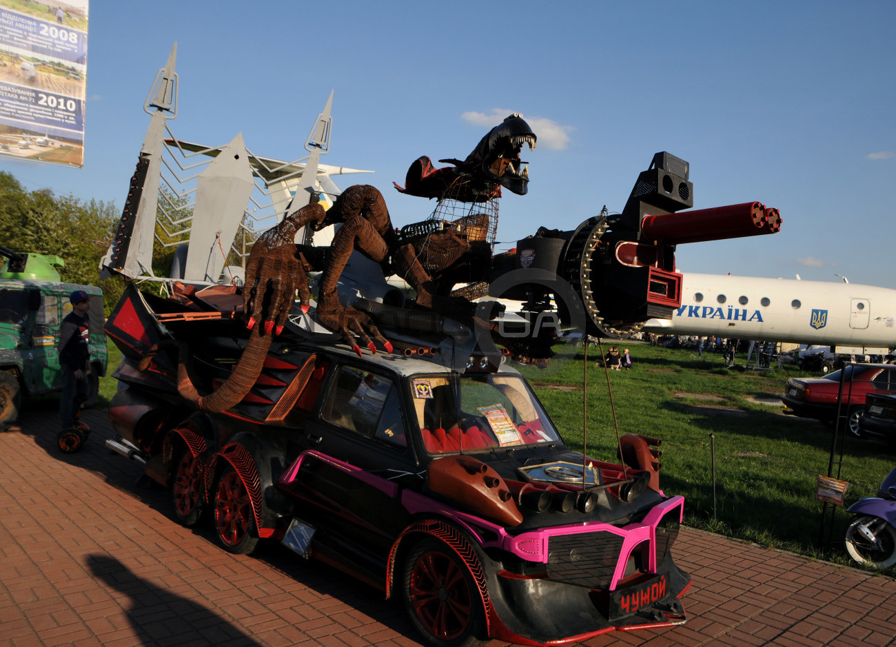В Киеве проходит фестиваль ретро-автомобилей &#171;OldCarLand&#187;