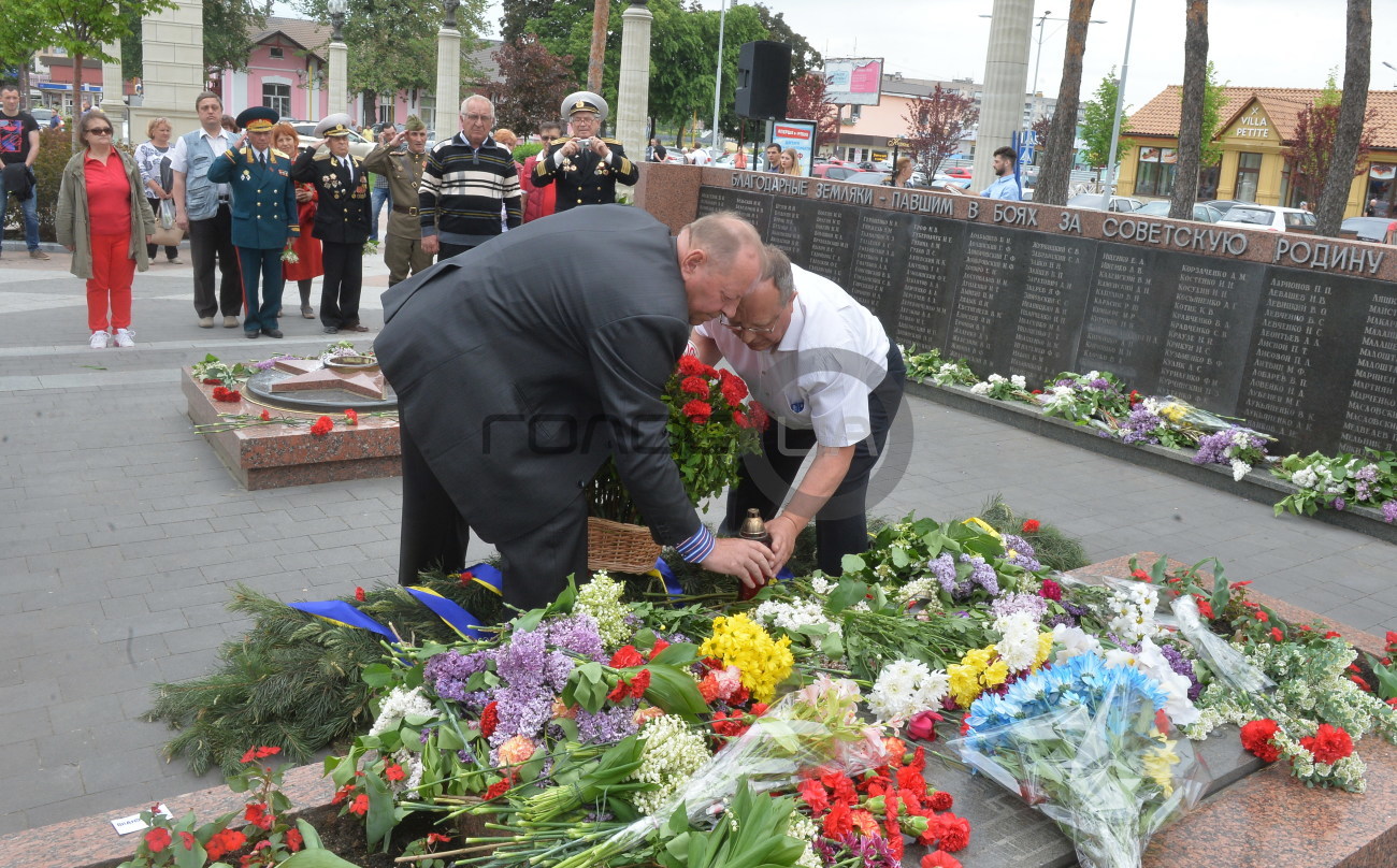 Петр Симоненко почтил память погибших в войне