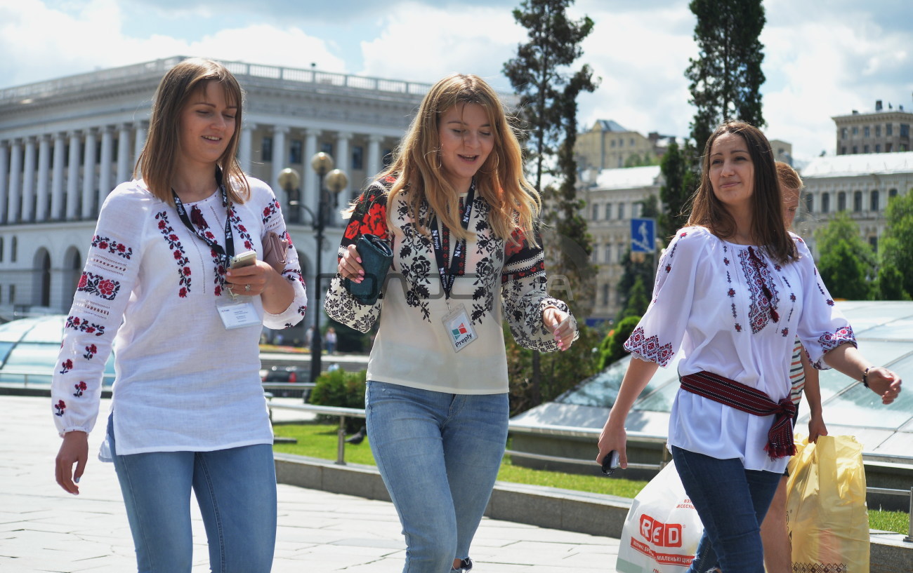 В Украине празднуют День вышиванки