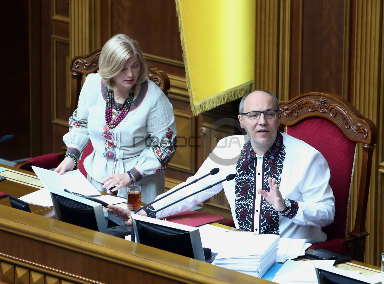 Как народные депутаты и Киевсовета вышиванками &#171;мерялись&#187;