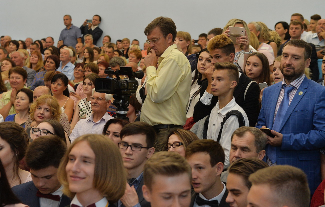 В украинских школах проходят выпускные