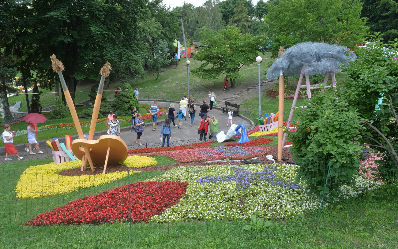 Летняя выставка цветов на Певческом поле установила рекорд