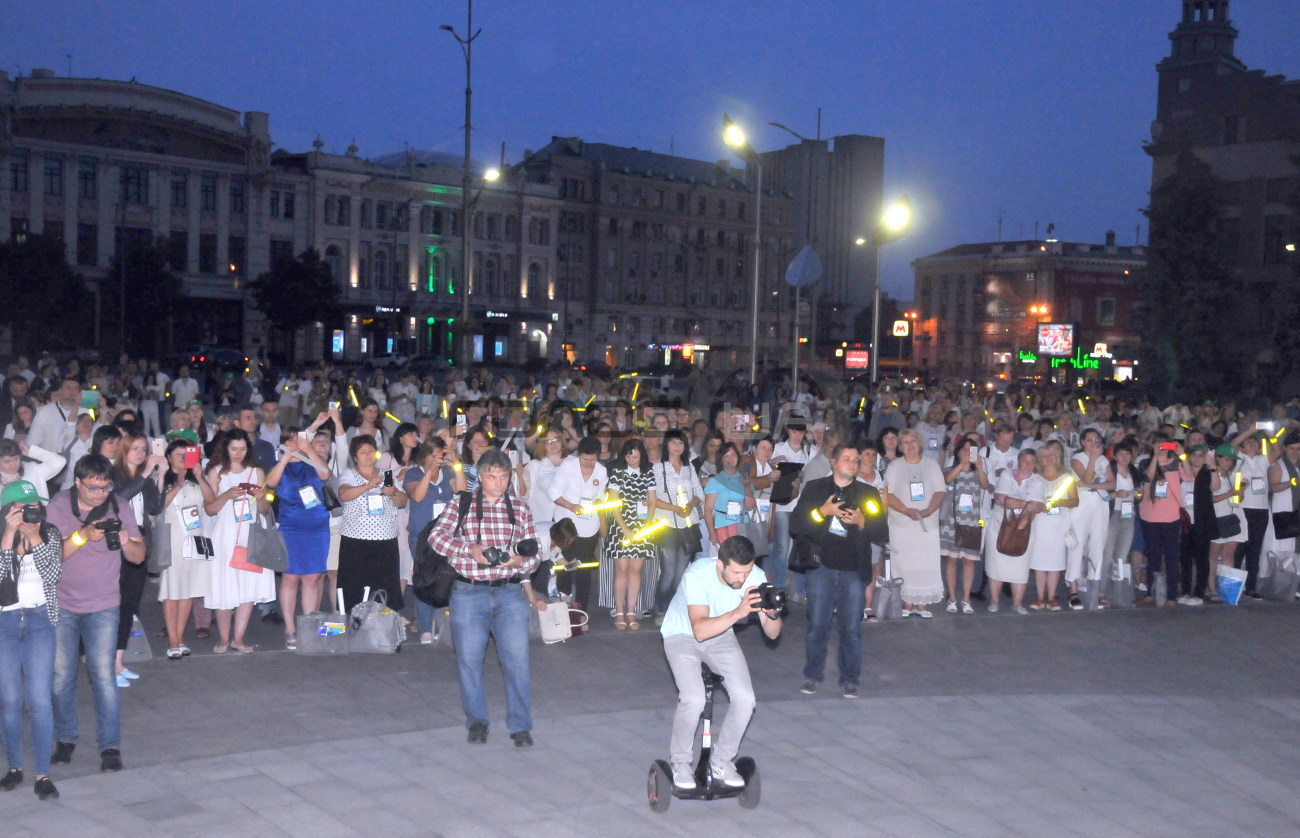 В Харькове педагоги устроили большой образовательный флешмоб