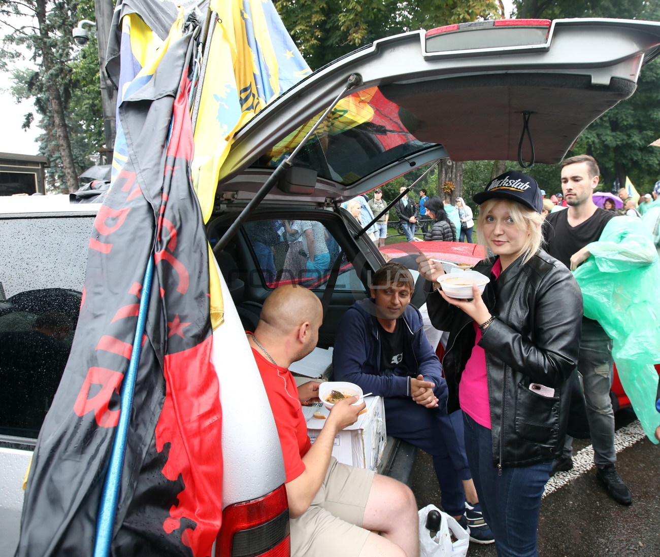 Водители &#171;евроблях&#187; съехались в Киев и пикетируют правительство