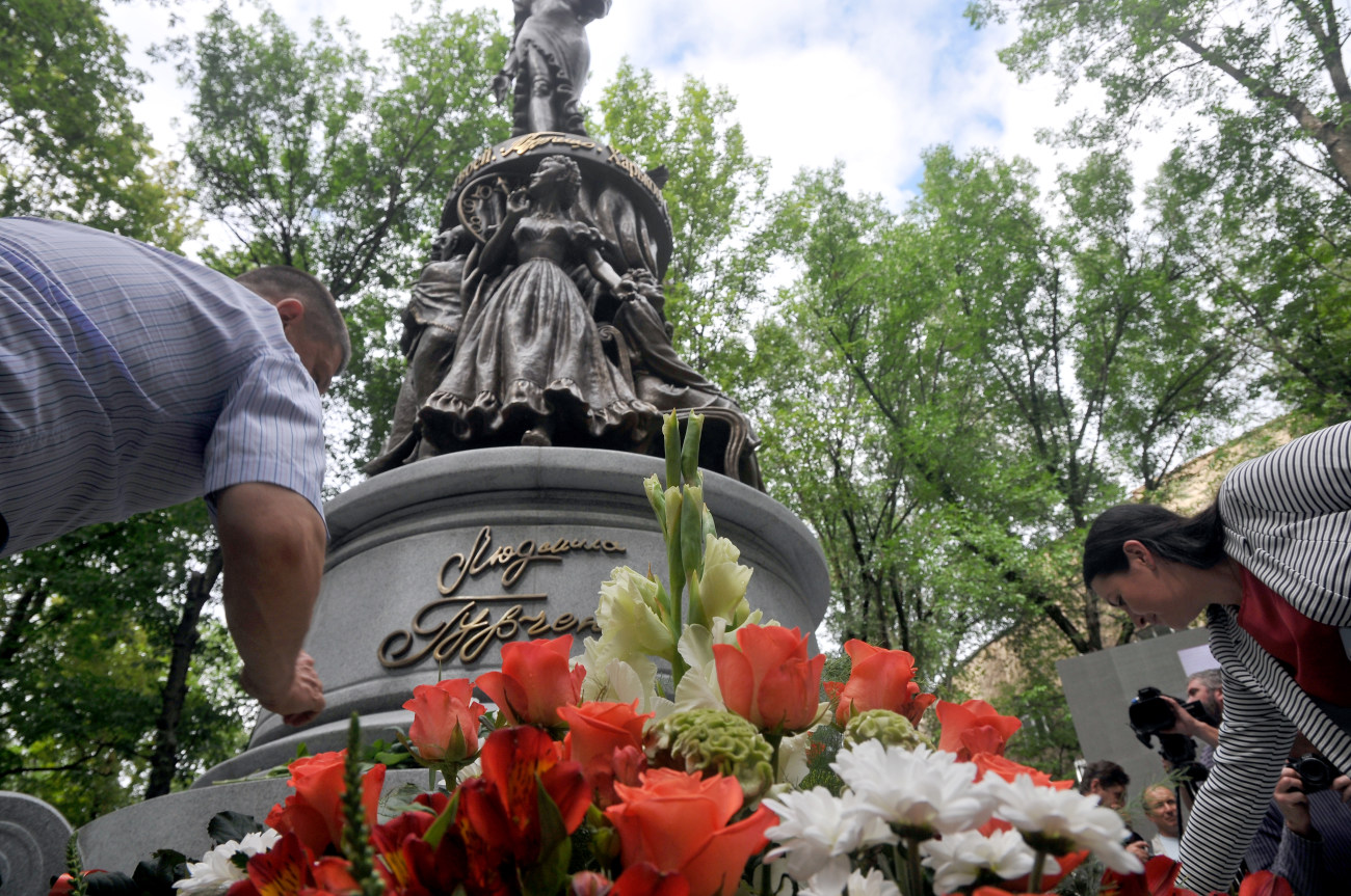 В Харькове открыли памятник Гурченко