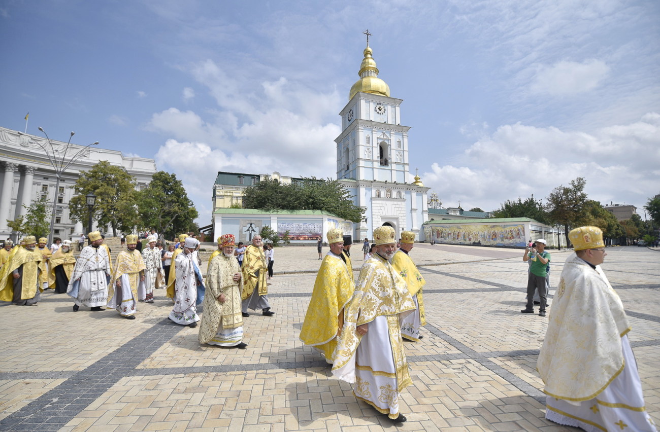 Верующие Украинской автокефальной православной церкви  прошли крестным ходом в Киеве