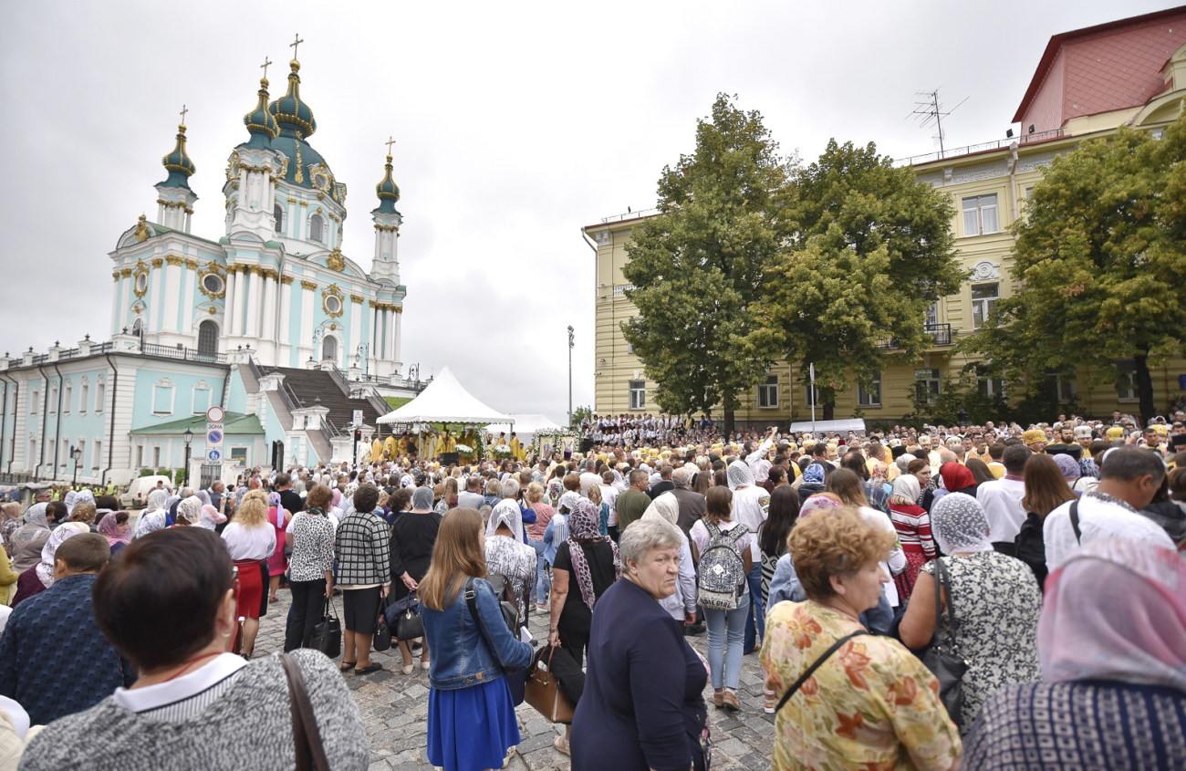 Верующие Украинской автокефальной православной церкви  прошли крестным ходом в Киеве