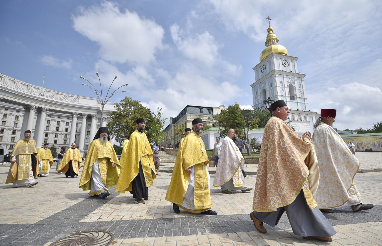 Верующие Украинской автокефальной православной церкви  прошли крестным ходом в Киеве