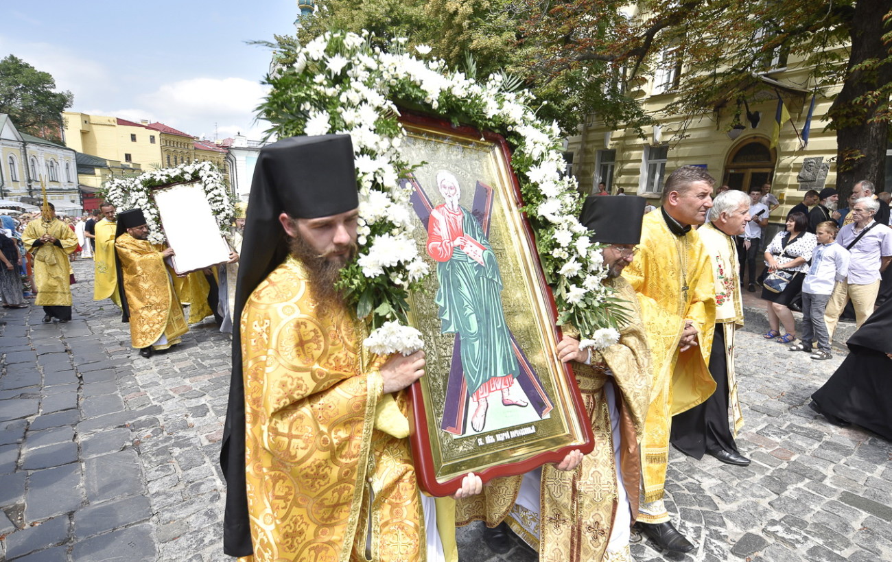 Верующие Украинской автокефальной православной церкви  прошли крестным ходом в Киеве