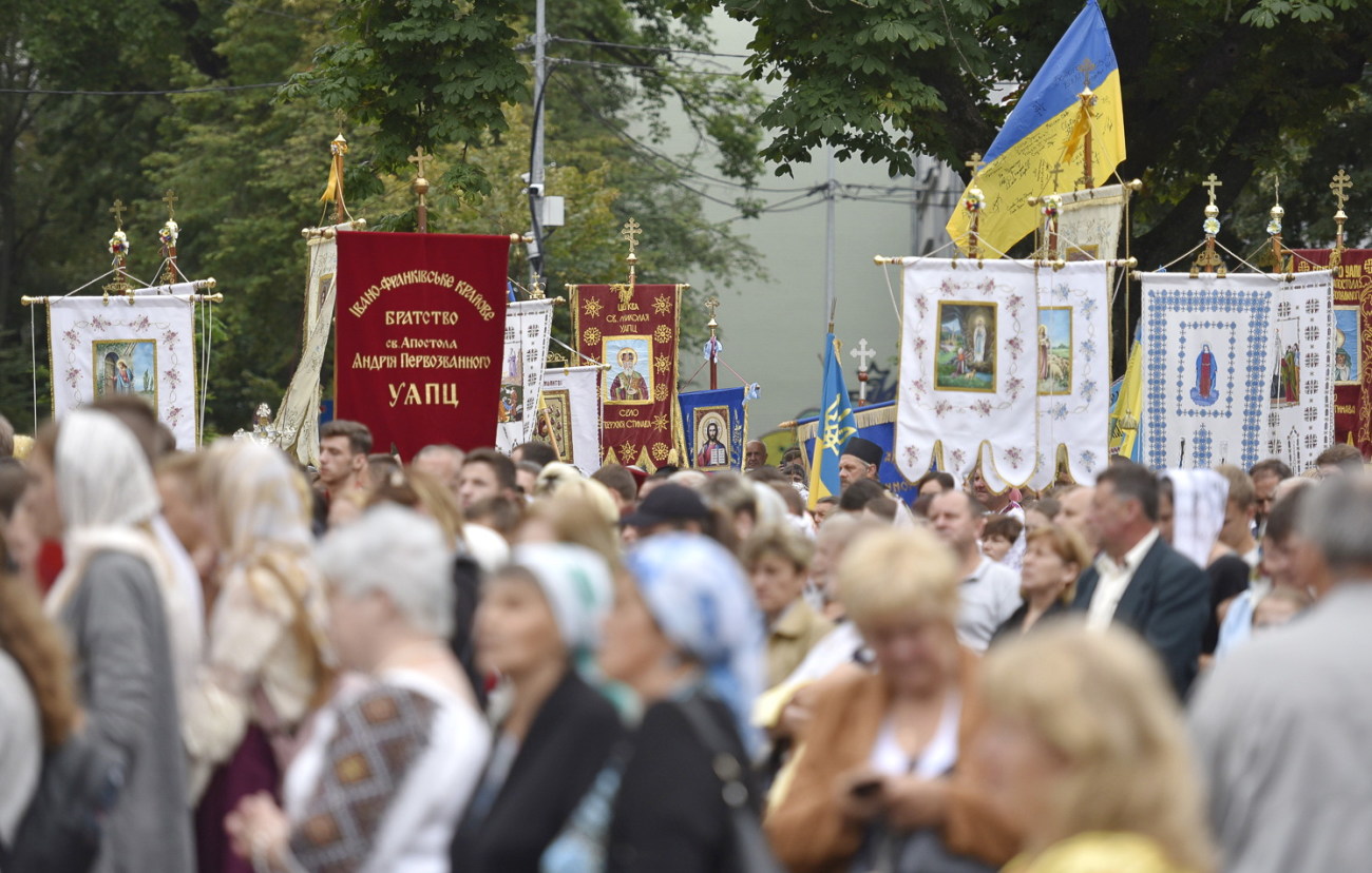 Верующие Украинской автокефальной православной церкви  прошли крестным ходом в Киеве
