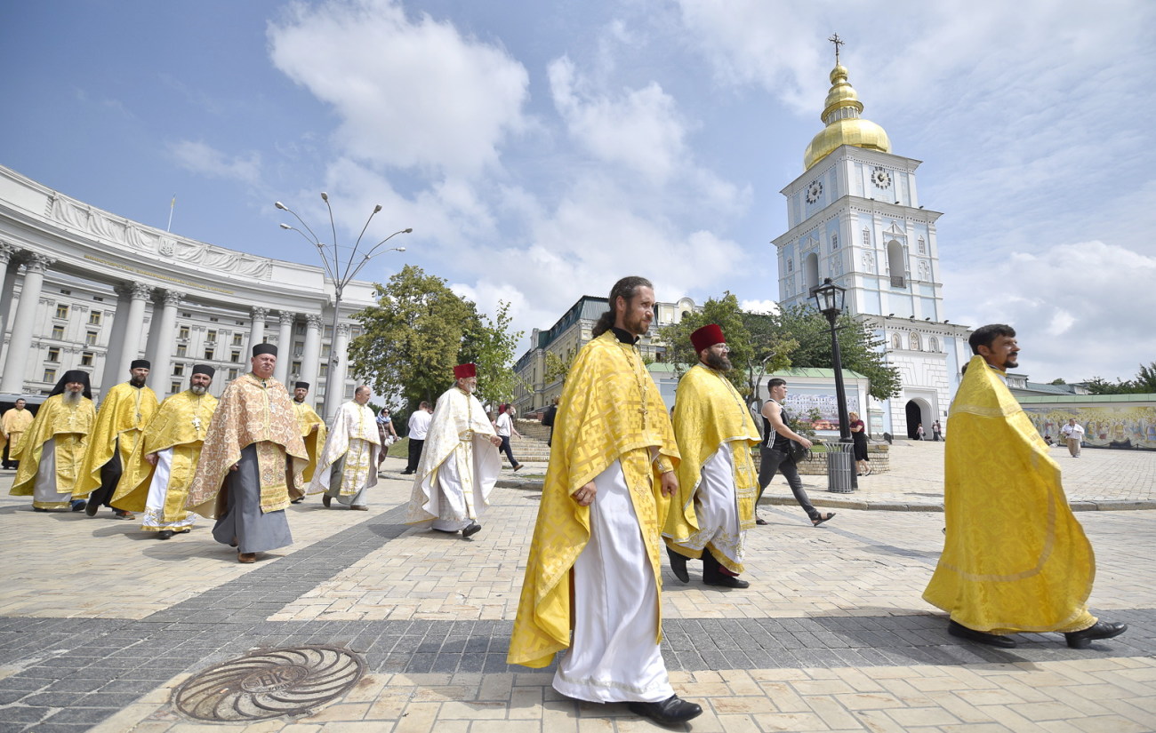 Верующие Украинской автокефальной православной церкви  прошли крестным ходом в Киеве
