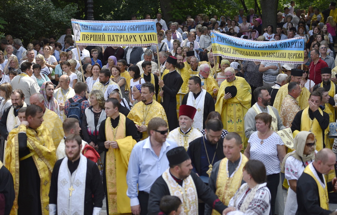 Верующие Украинской автокефальной православной церкви  прошли крестным ходом в Киеве